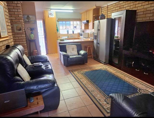 3 BEDROOM SECTIONAL TITLE FOR SALE IN NOORDHEUWEL